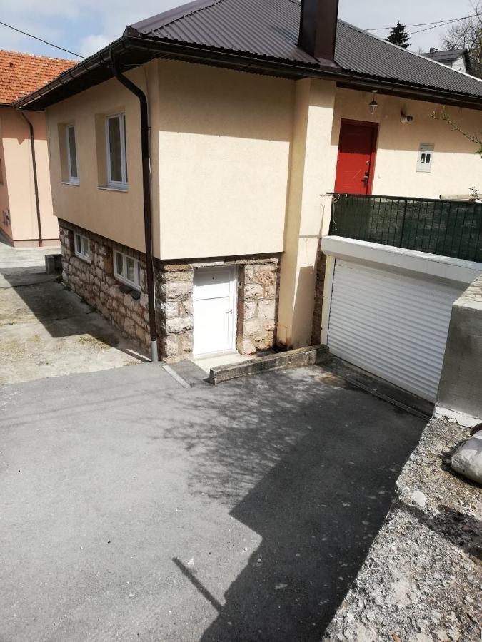 Stan Na Izdavanje, Trebevicka 45 * SJJ